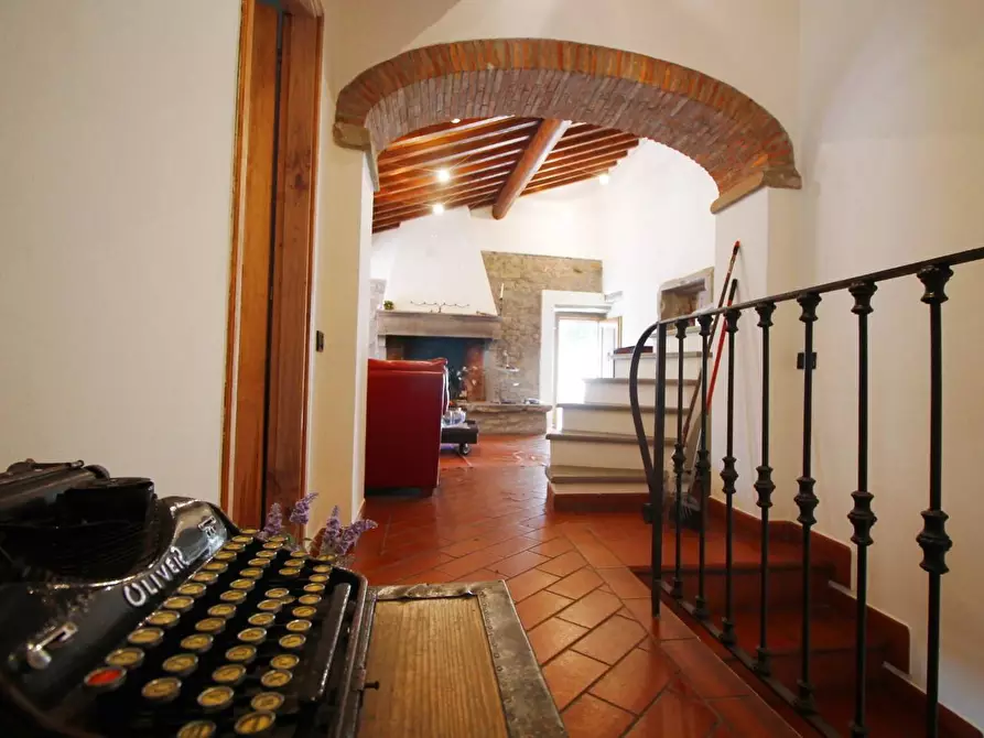 Immagine 7 di Casa colonica in vendita  a Vinci