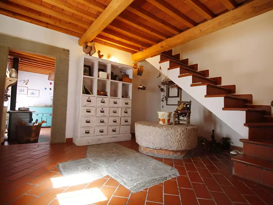 Immagine 13 di Casa colonica in vendita  a Vinci