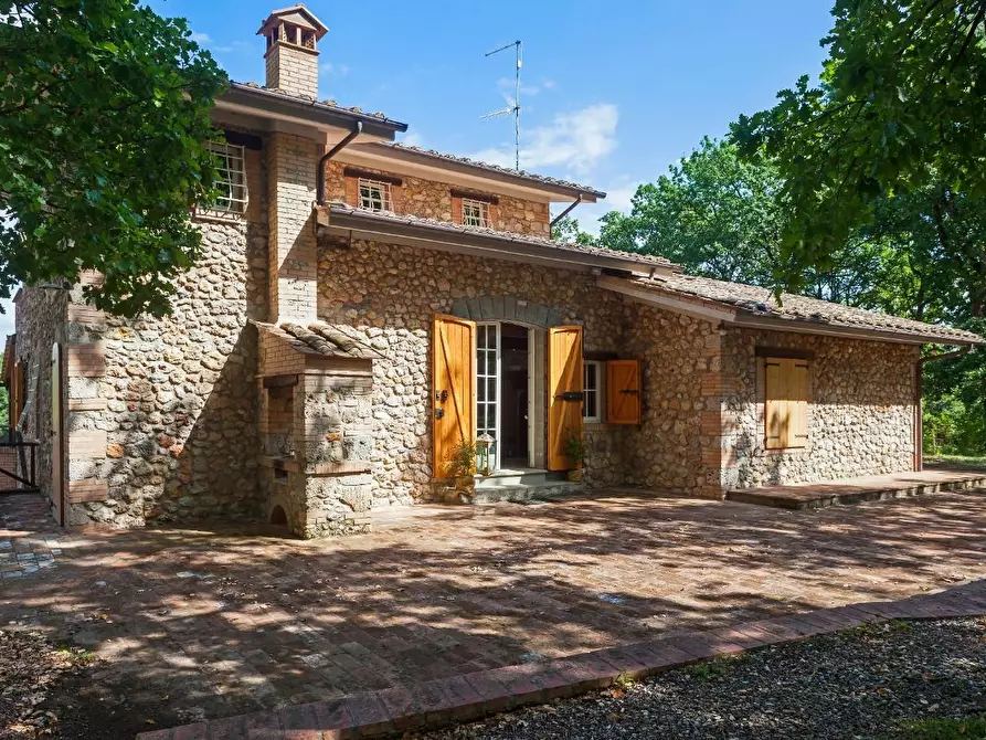 Immagine 1 di Villa in vendita  a Sovicille