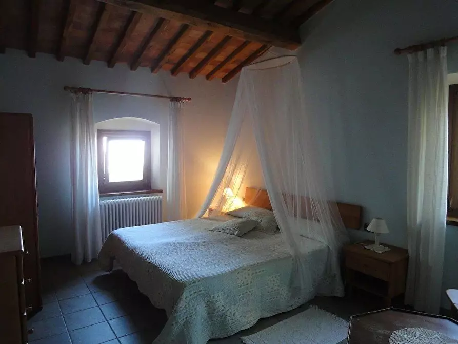 Immagine 10 di Casa colonica in vendita  a Lamporecchio