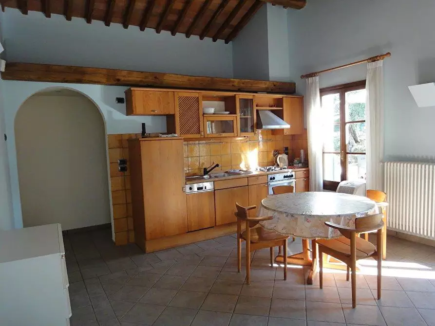 Immagine 13 di Casa colonica in vendita  a Lamporecchio