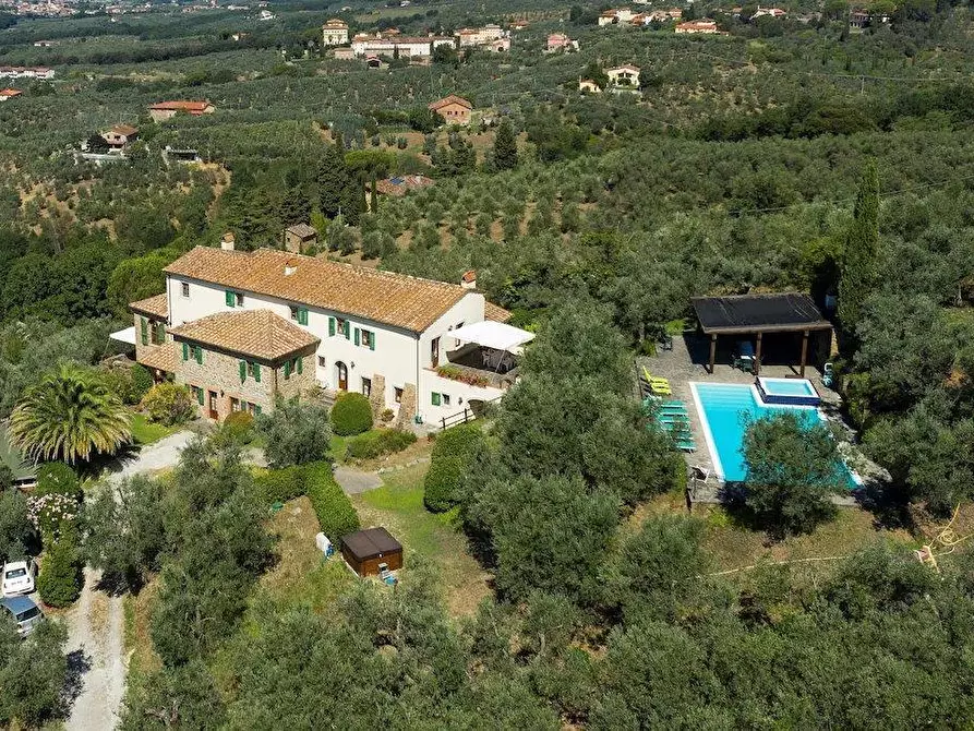 Immagine 2 di Casa colonica in vendita  a Lamporecchio