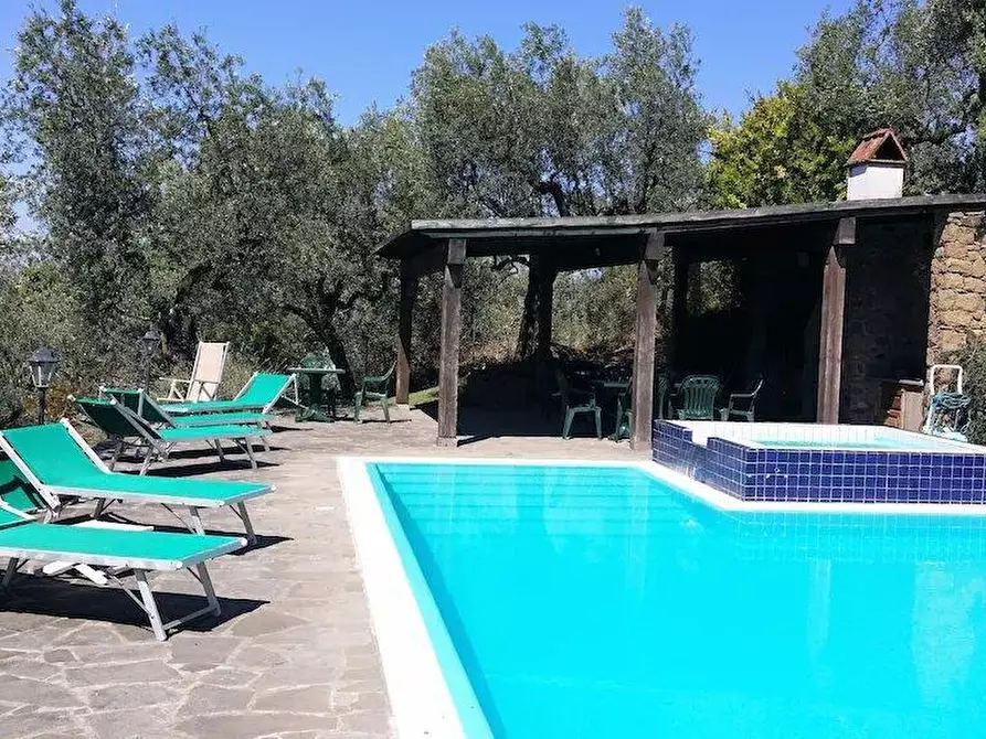 Immagine 18 di Casa colonica in vendita  a Lamporecchio