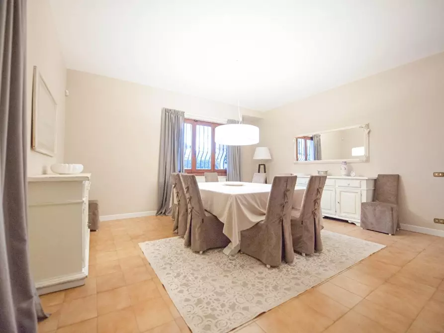 Immagine 5 di Villa in vendita  a Forte Dei Marmi