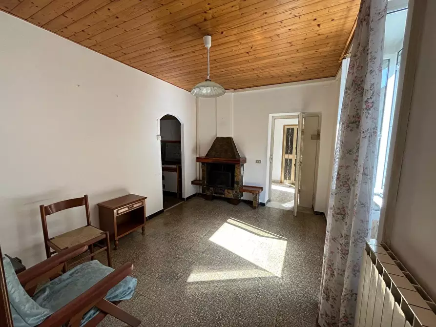 Immagine 2 di Appartamento in vendita  a Massa