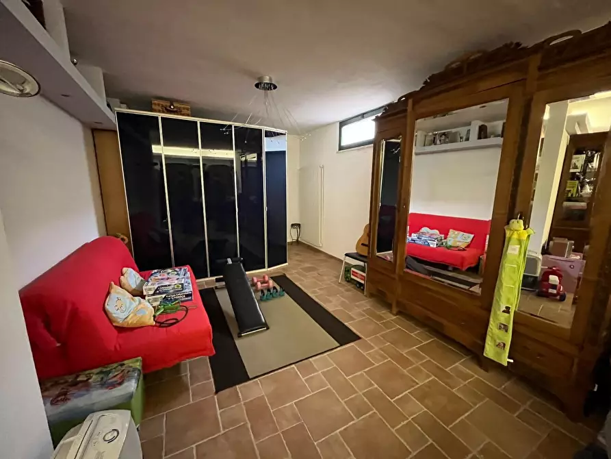 Immagine 12 di Appartamento in vendita  a Carrara