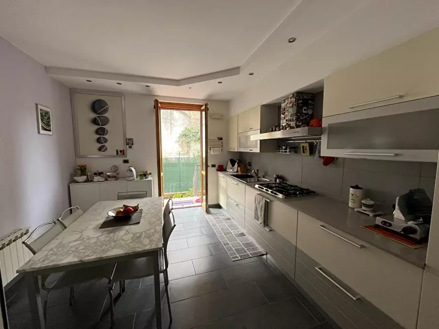 Immagine 5 di Appartamento in vendita  a Carrara