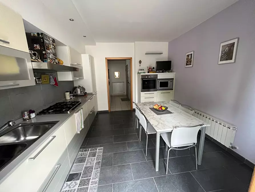 Immagine 6 di Appartamento in vendita  a Carrara