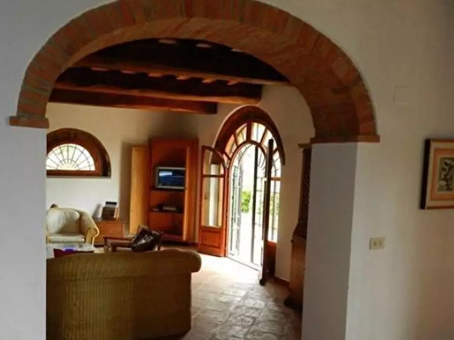 Immagine 8 di Casa colonica in vendita  a Lamporecchio