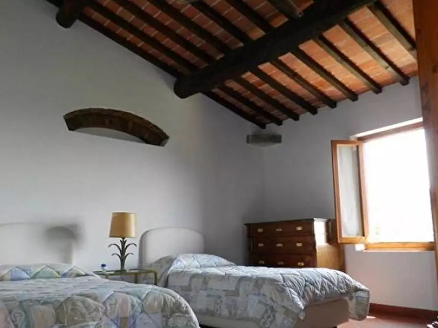 Immagine 7 di Casa colonica in vendita  a Lamporecchio