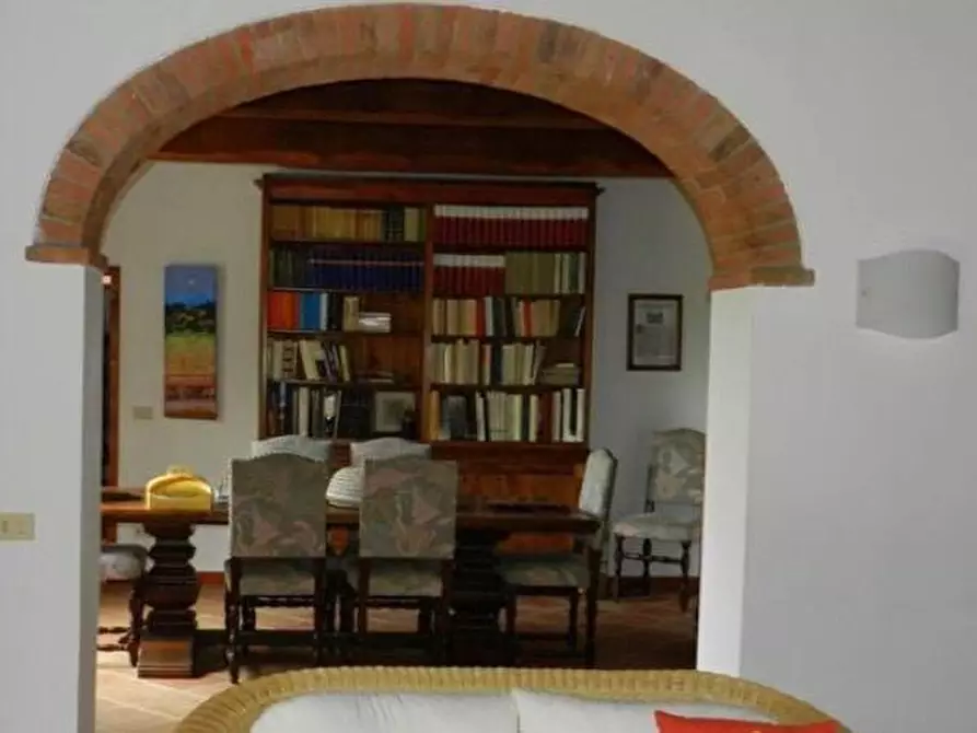 Immagine 5 di Casa colonica in vendita  a Lamporecchio