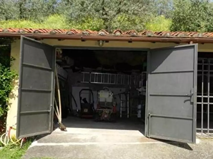 Immagine 21 di Casa colonica in vendita  a Lamporecchio