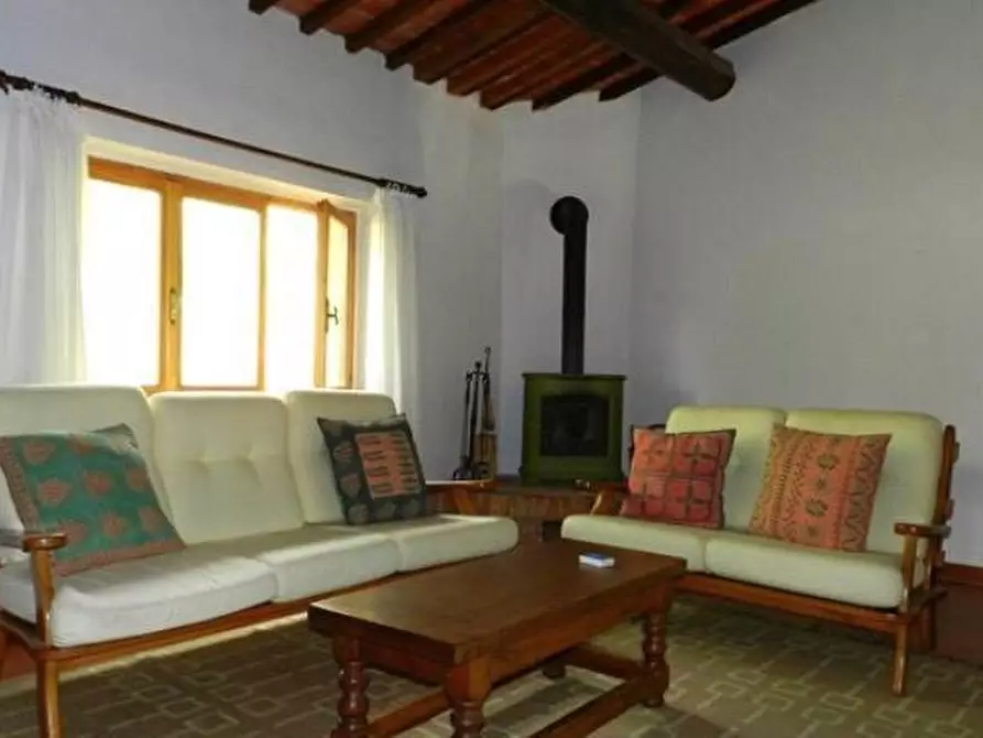 Immagine 9 di Casa colonica in vendita  a Lamporecchio