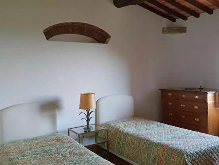 Immagine 15 di Casa colonica in vendita  a Lamporecchio