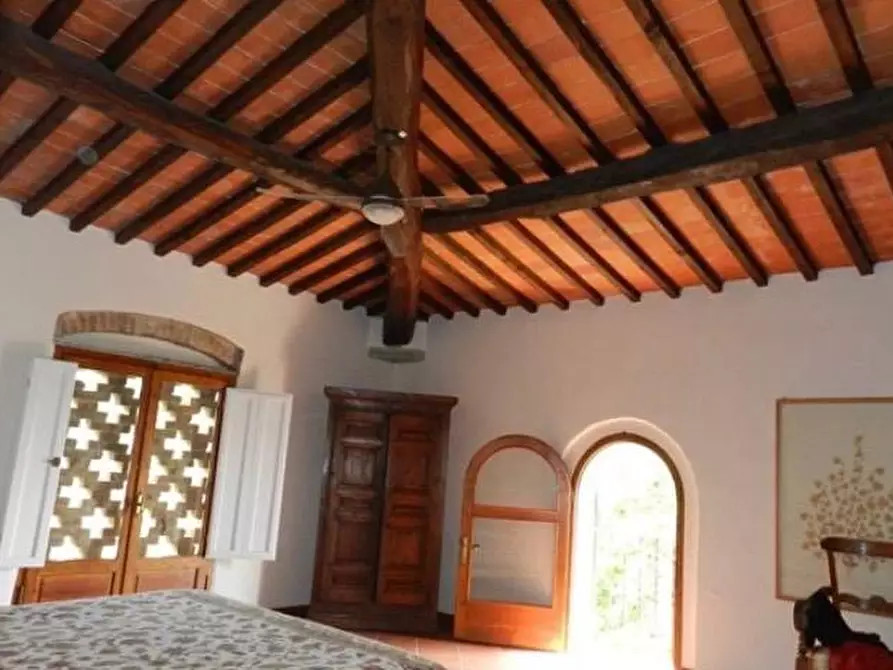 Immagine 12 di Casa colonica in vendita  a Lamporecchio