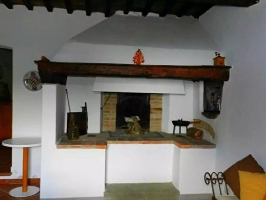 Immagine 11 di Casa colonica in vendita  a Lamporecchio