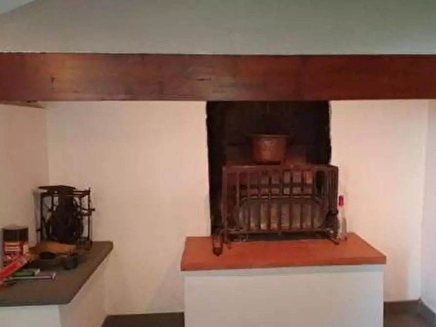 Immagine 4 di Casa colonica in vendita  a Lamporecchio