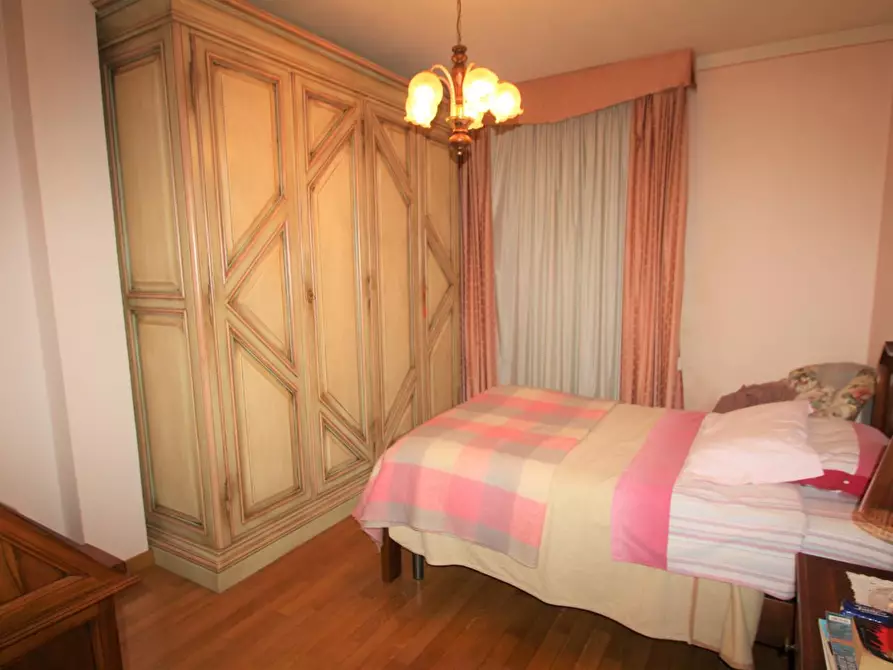 Immagine 24 di Villa in vendita  a Lucca