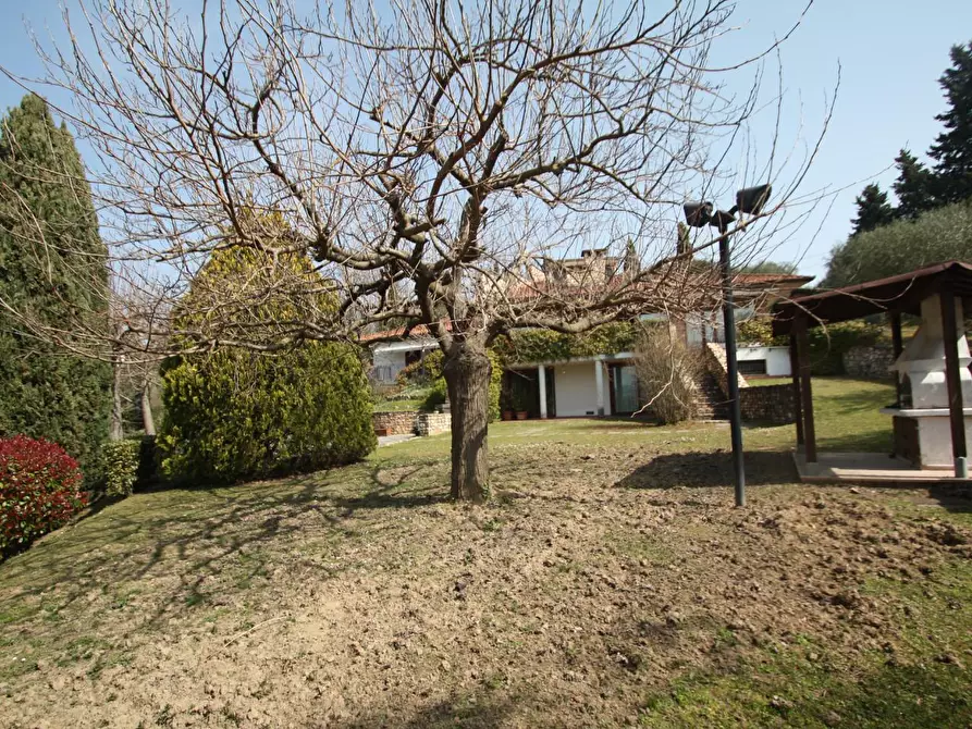 Immagine 32 di Villa in vendita  a Lucca