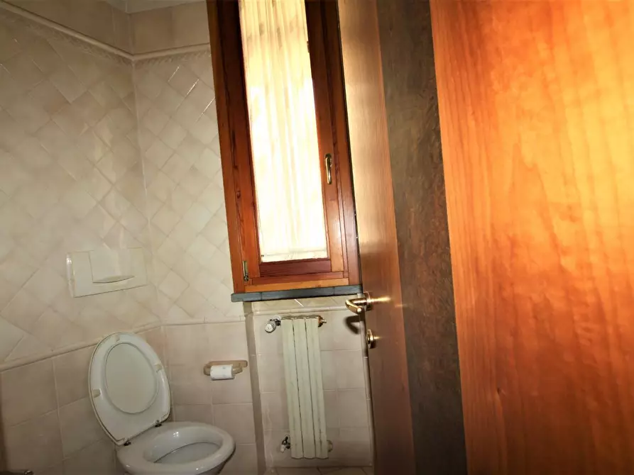 Immagine 26 di Villa in vendita  a Lucca