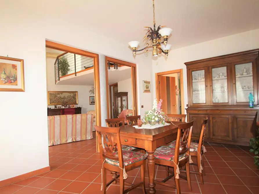 Immagine 14 di Villa in vendita  a Lucca