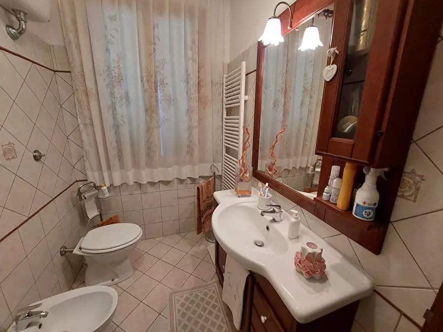 Immagine 10 di Appartamento in vendita  a Rosignano Marittimo