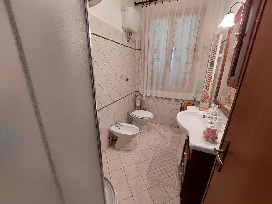 Immagine 11 di Appartamento in vendita  a Rosignano Marittimo