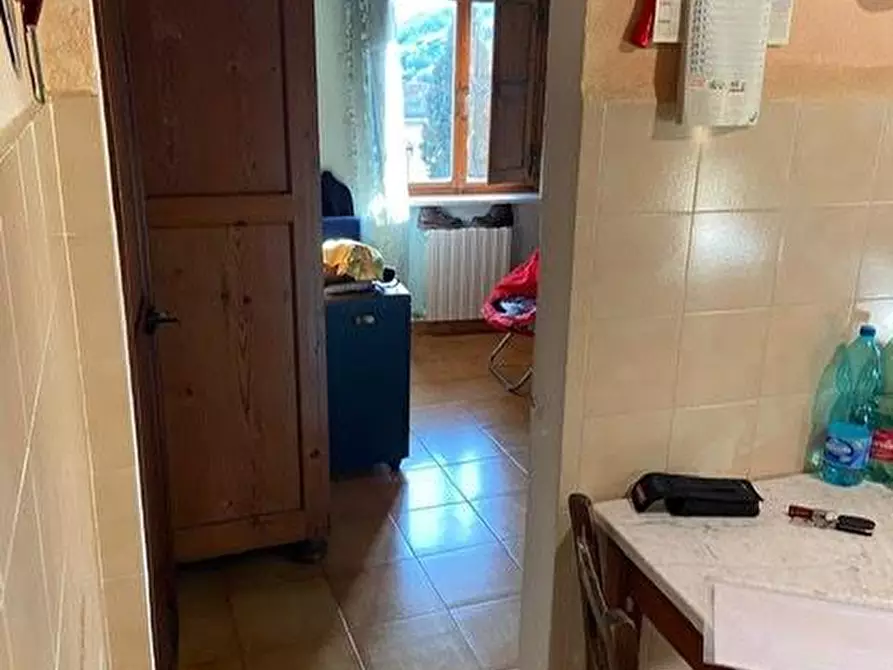 Immagine 36 di Palazzo in vendita  a Calci