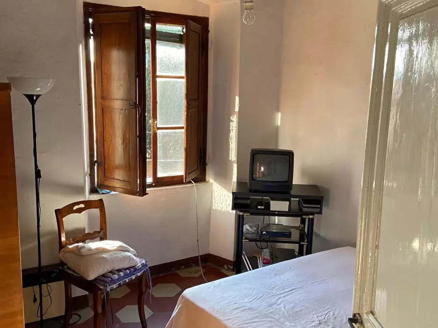 Immagine 2 di Palazzo in vendita  a Calci