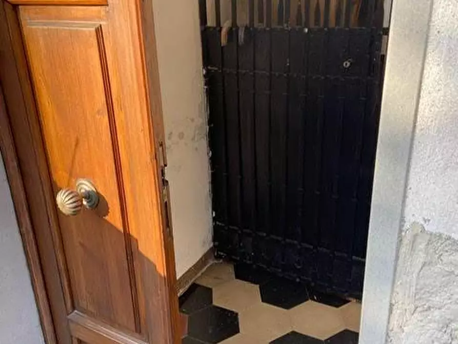 Immagine 3 di Palazzo in vendita  a Calci