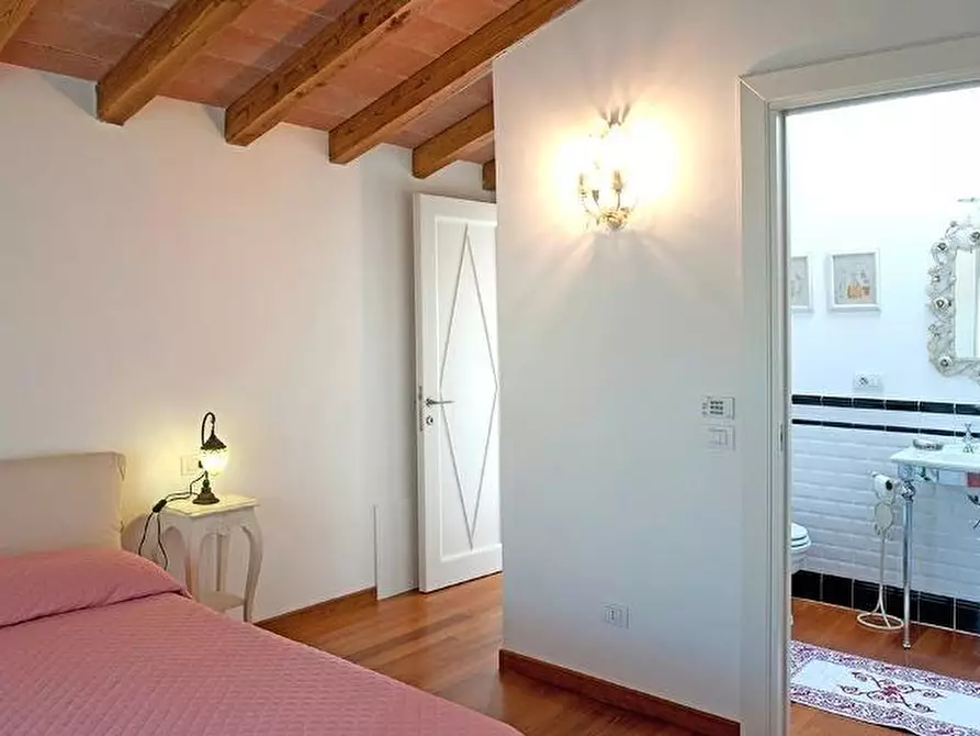 Immagine 17 di Villa in affitto  a Forte Dei Marmi