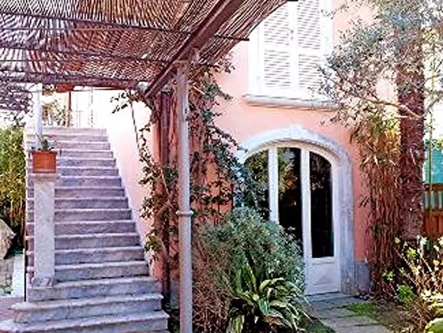 Immagine 31 di Villa in affitto  a Forte Dei Marmi