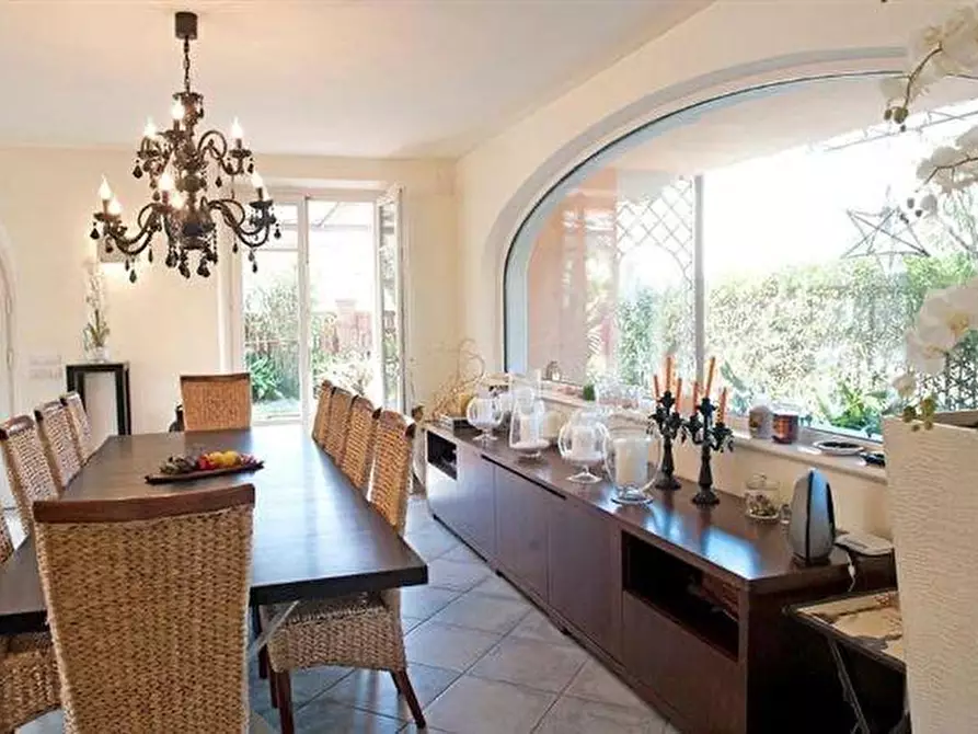 Immagine 6 di Villa in affitto  a Forte Dei Marmi