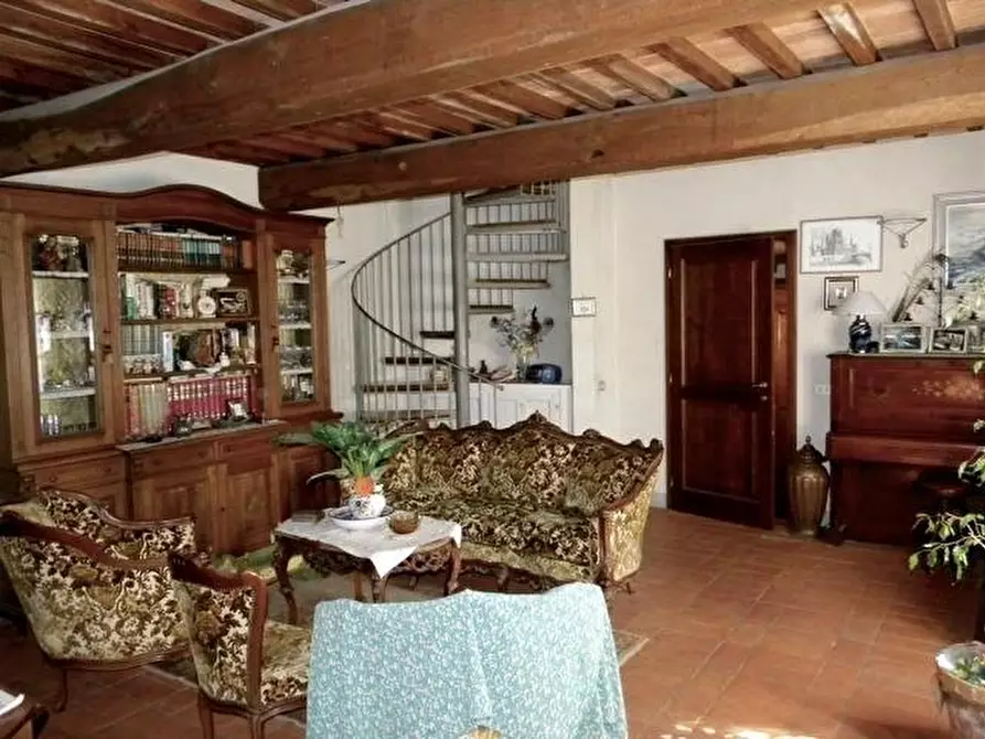 Immagine 17 di Rustico / casale in vendita  a San Giuliano Terme