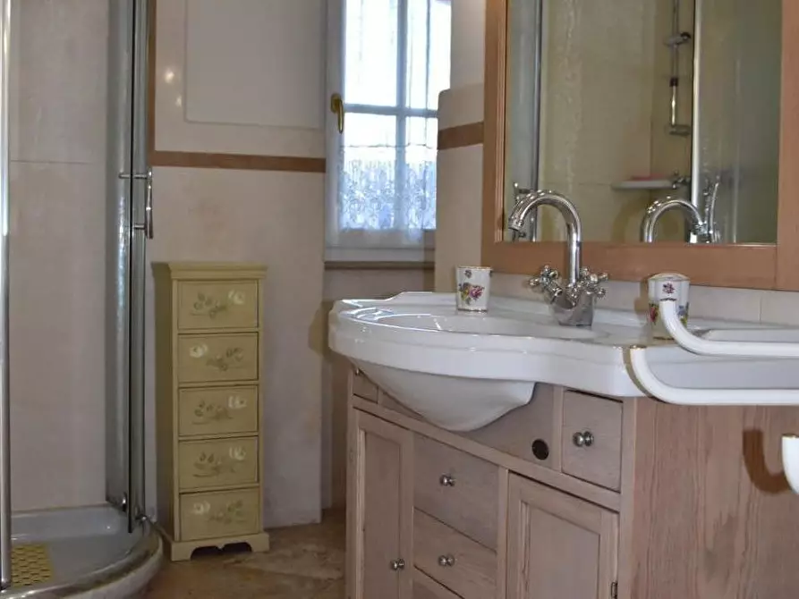 Immagine 8 di Appartamento in affitto  a Massa