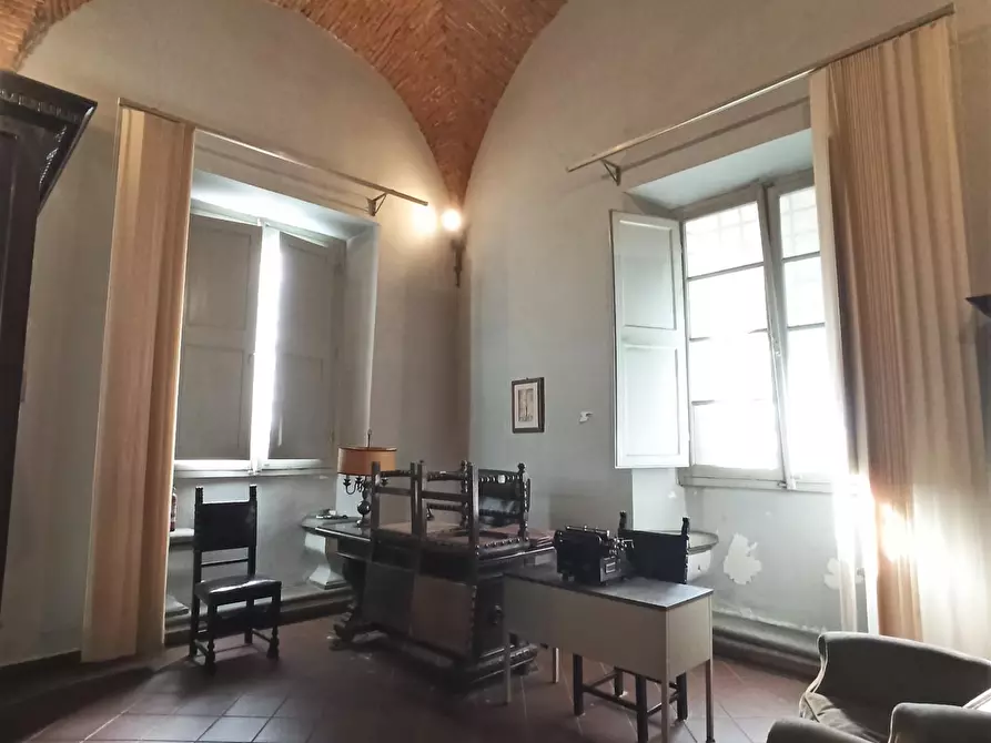 Immagine 3 di Ufficio in vendita  a Lucca