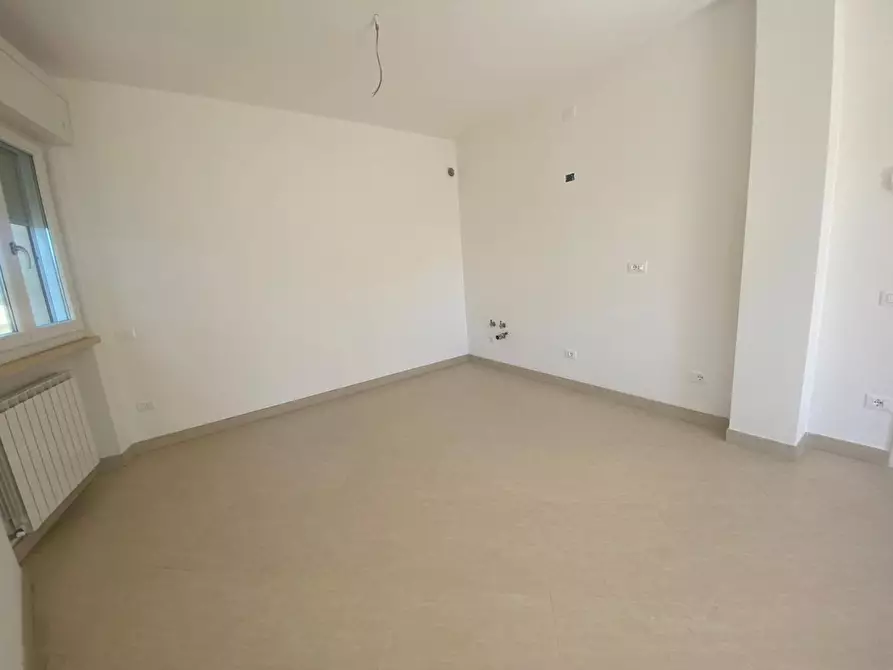 Immagine 11 di Appartamento in vendita  a Massa