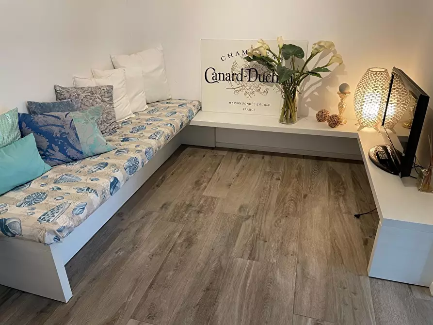 Immagine 7 di Appartamento in affitto  a Montignoso