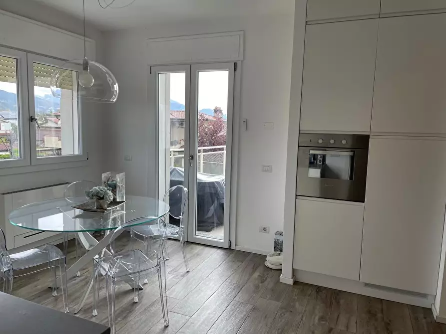 Immagine 5 di Appartamento in affitto  a Montignoso