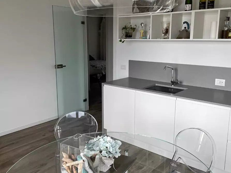 Immagine 3 di Appartamento in affitto  a Montignoso