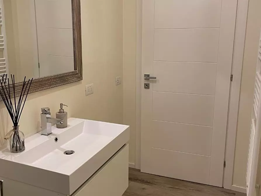 Immagine 22 di Appartamento in affitto  a Montignoso