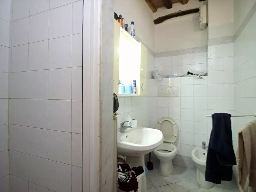 Immagine 9 di Appartamento in vendita  a Siena