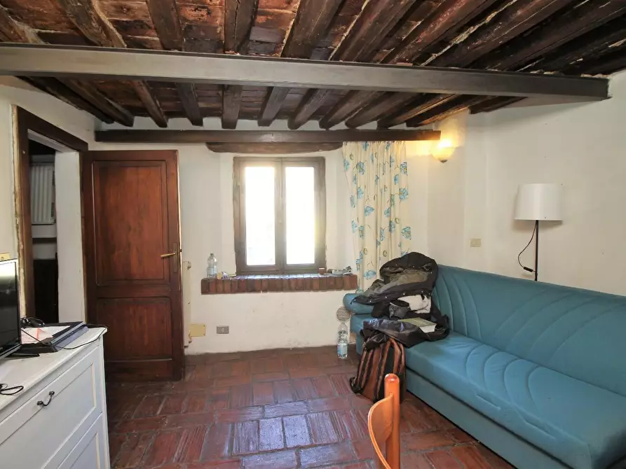 Immagine 2 di Appartamento in vendita  a Siena