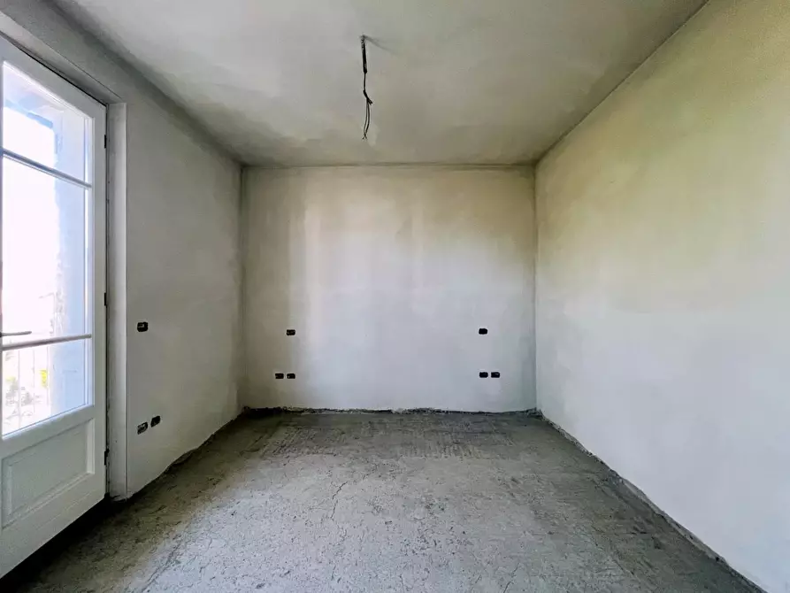 Immagine 35 di Casa quadrifamiliare in vendita  a Camaiore