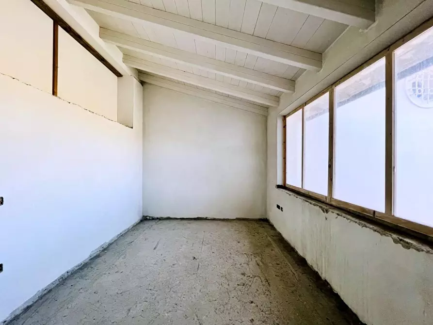 Immagine 27 di Casa quadrifamiliare in vendita  a Camaiore