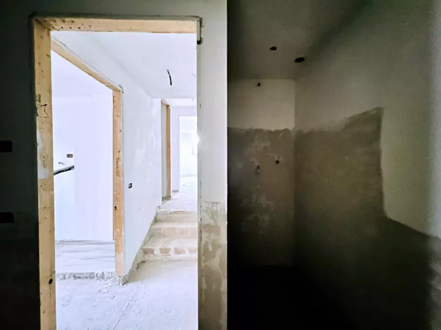 Immagine 21 di Casa quadrifamiliare in vendita  a Camaiore