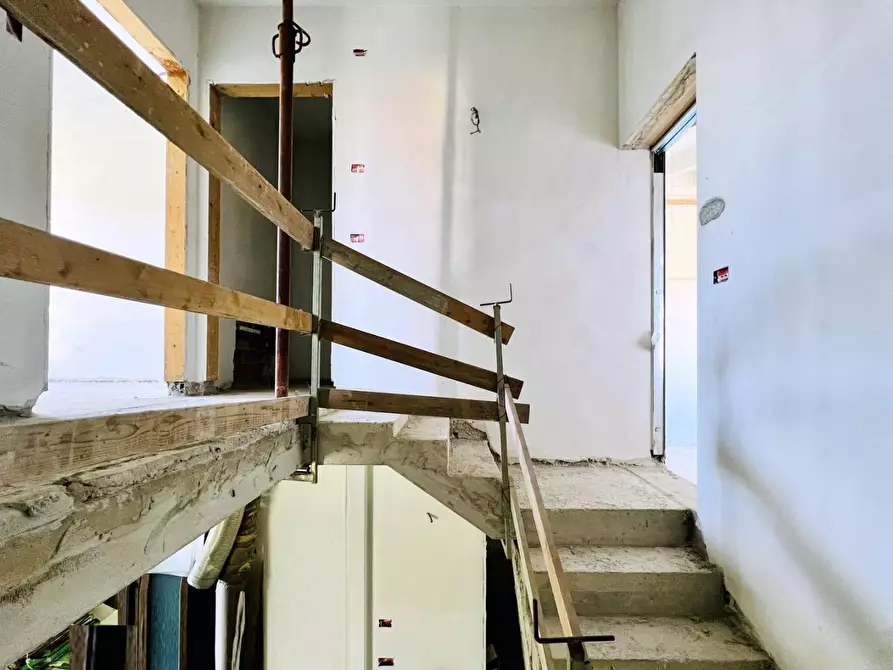 Immagine 26 di Casa quadrifamiliare in vendita  a Camaiore