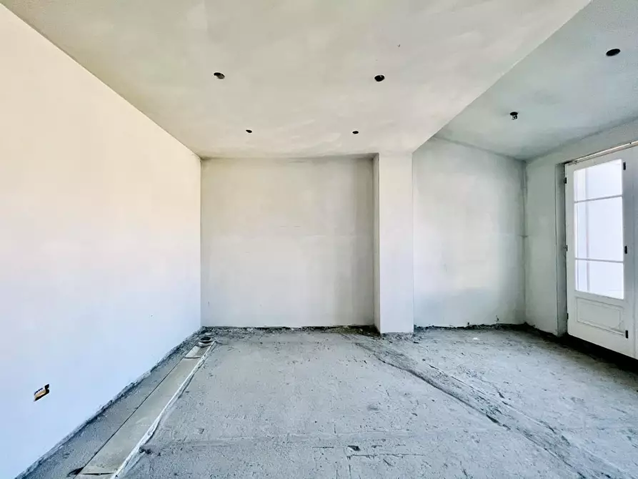 Immagine 7 di Casa quadrifamiliare in vendita  a Camaiore