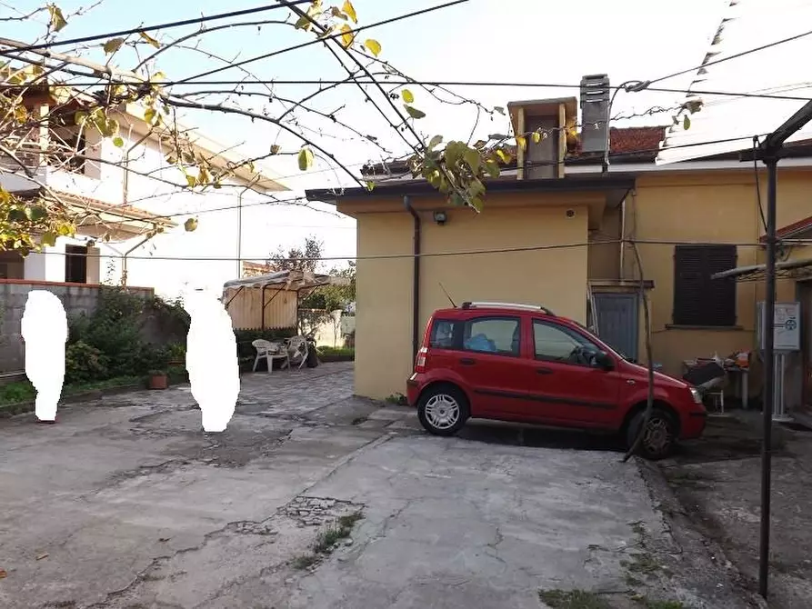 Immagine 4 di Casa indipendente in vendita  a Carrara