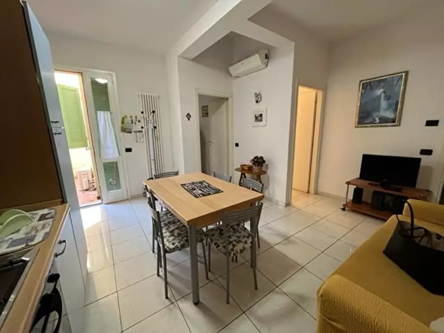 Immagine 4 di Appartamento in affitto  a Camaiore